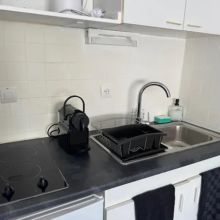 4 Personnes A 50 M De La Apartment