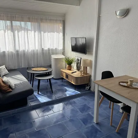 4 Personnes A 50 M De La Apartment *